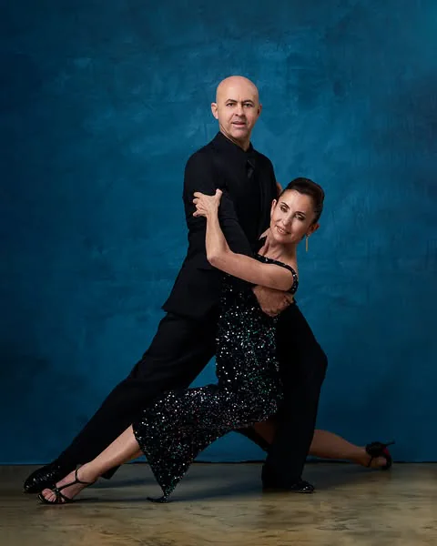 Simone Gonçalves e Vitor Cardoso em pose de tango