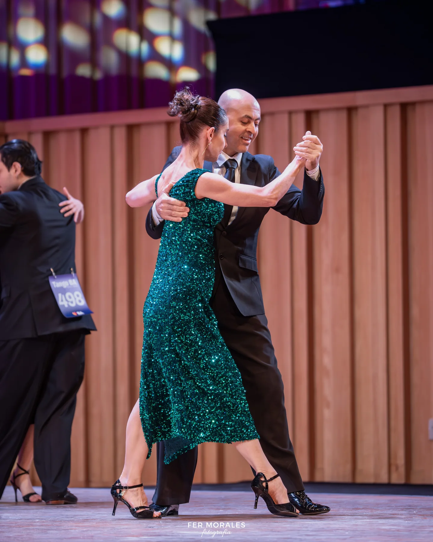 Simone e Vitor em apresentação de tango